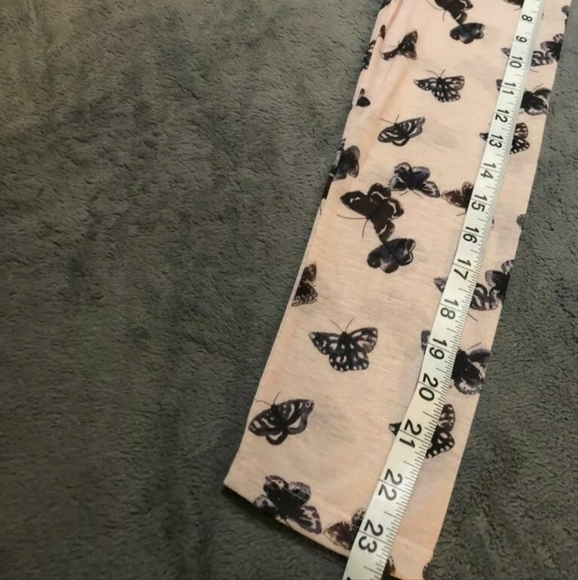 H&M V neck with buttons Women Sz S Shirt Long Sleeve Butterfly Pattern - Picture 6 of 7